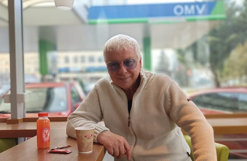 Певецът Стенли от болничното легло: „За пореден път лекар спасява живота ми“ (Видео)