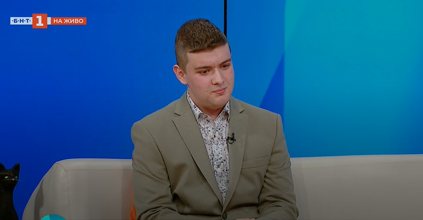 От ученик за ученици: Десетокласникът Венци Видьов създаде образователна платформа